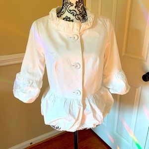 Doncaster woman’s Fitted Jacket, white 3/4 sleeves. Size 8 (medium)